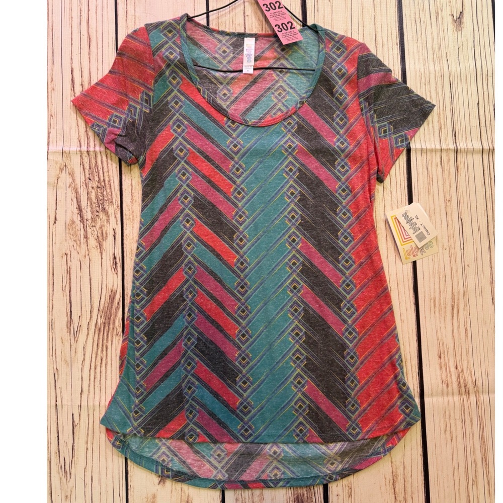 LuLaRoe Classic T Womens XS Pink Teal Geometric Chevron Short Sleeve Scoop Neck
